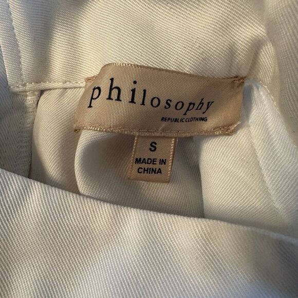 Philosophy button up back with ruffle sleeves blouse - Picture 3 of 9